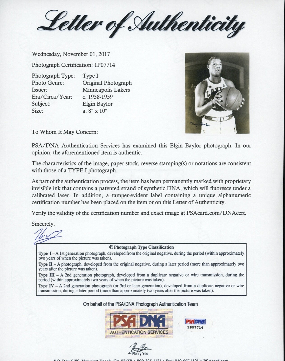 Elgin Baylor 1958 Rookie Minneapolis Lakers Type 1 Original Photo PSA/DNA AUTO