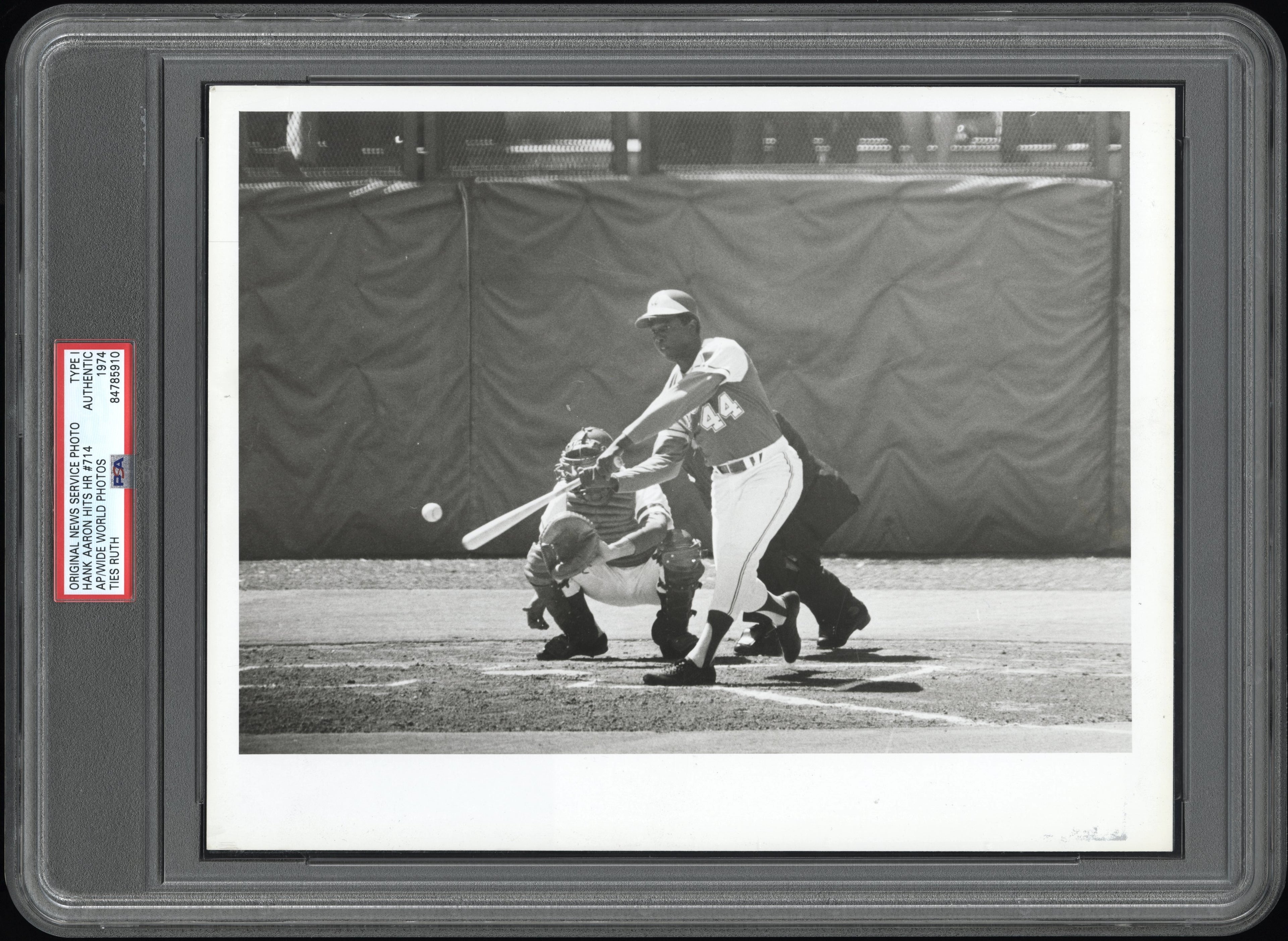 Hank Aaron 1974 Type I Original Photo PSA/DNA *HR #714, Ties Ruth*