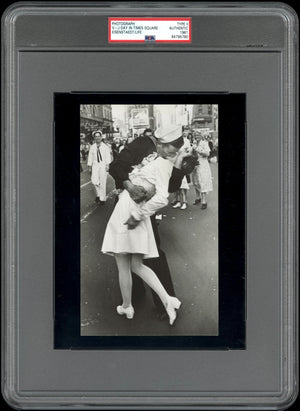 V-J Day 1945 WWII Type II Original Photo PSA/DNA Rare Iconic Times Square's Kiss