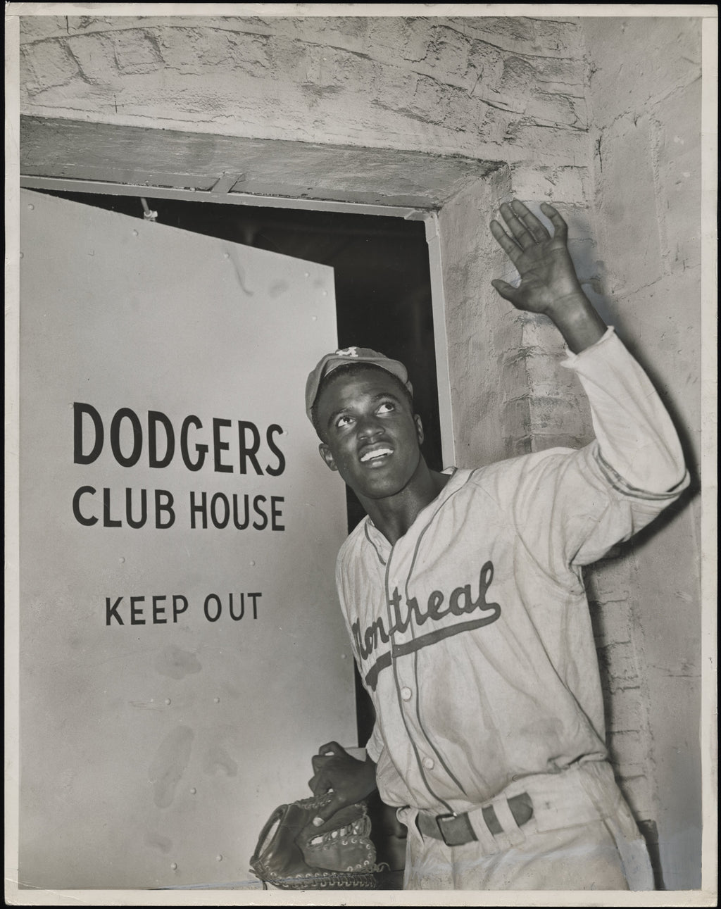 JACKIE ROBINSON 1947 ROOKIE DEBUT TYPE 1 ORIGINAL PHTO PSA/DNA 11X14
